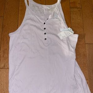 NWT distressed tank